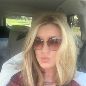 Meet your Posher, Monica